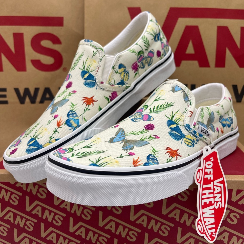 Vans Men's Classic Slip-On Butterfly Floral Marshmallow Sneakers
VN0A5AO8UC0 - Picture 13 of 16